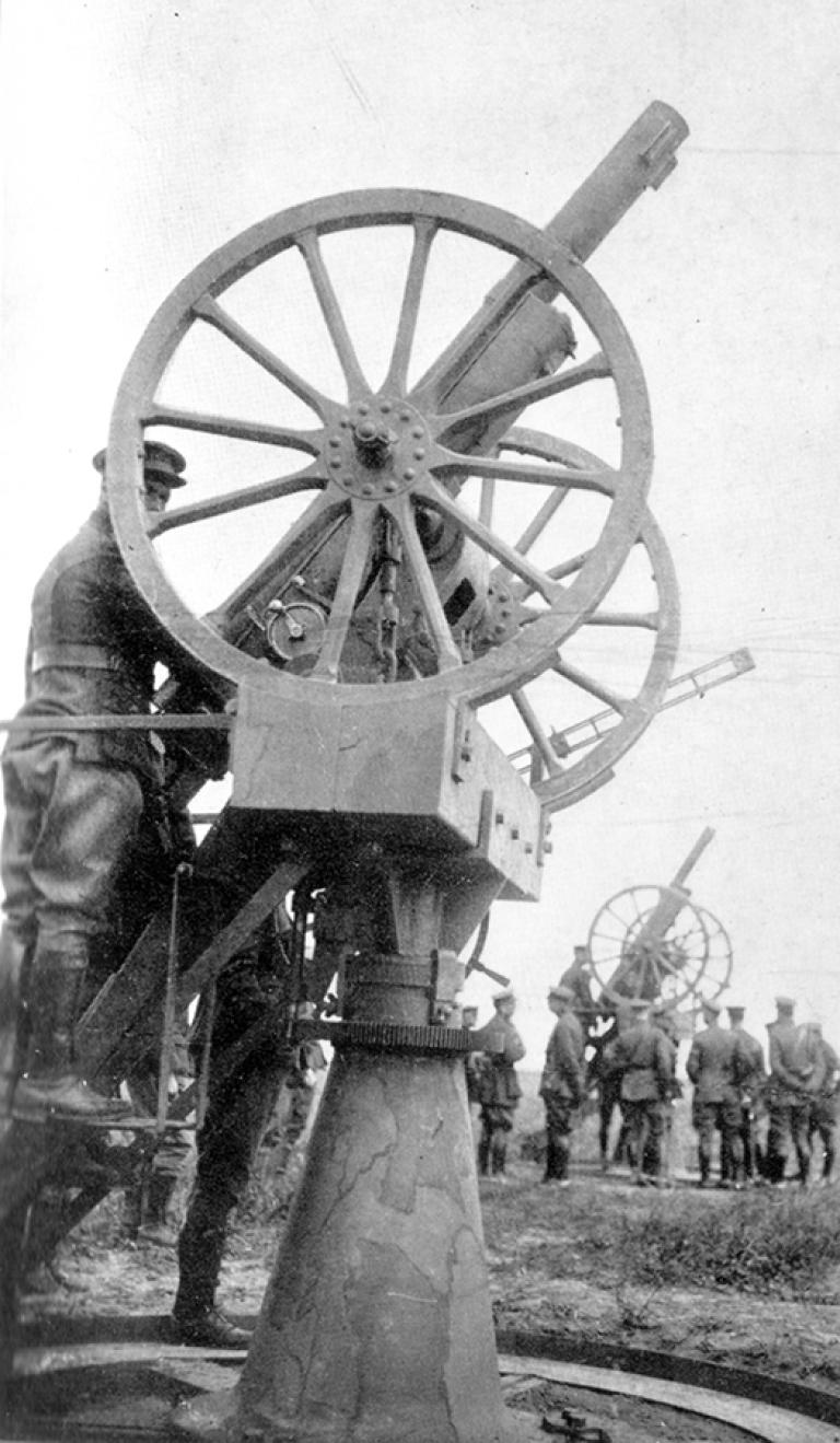Canon type C75 Schneider comme batterie antiaérienne Canon type C75 Schneider comme batterie antiaérienne